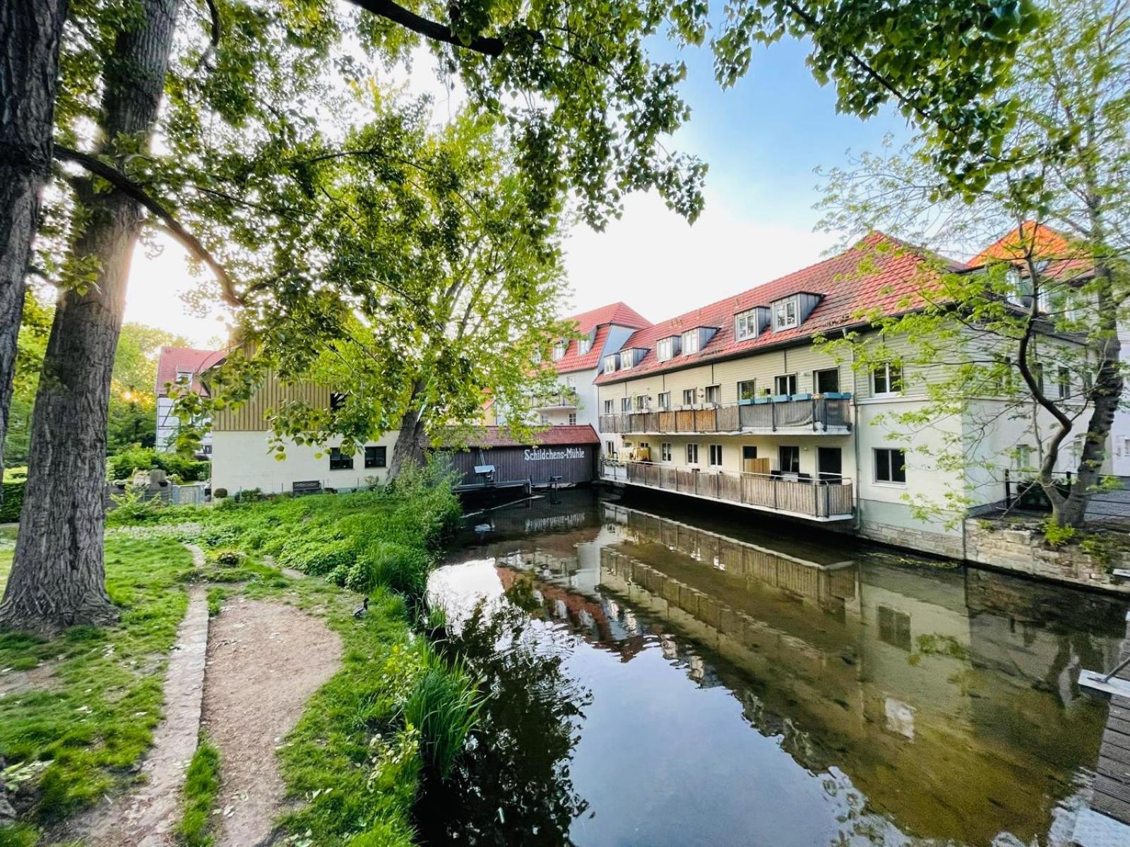Ferienwohnung Schildblick Modernes Apartment Direkt In Der Altstadt Von Erfurt Nahe Der Kraemerbruecke - Beste Innenstadtlage Luaran gambar