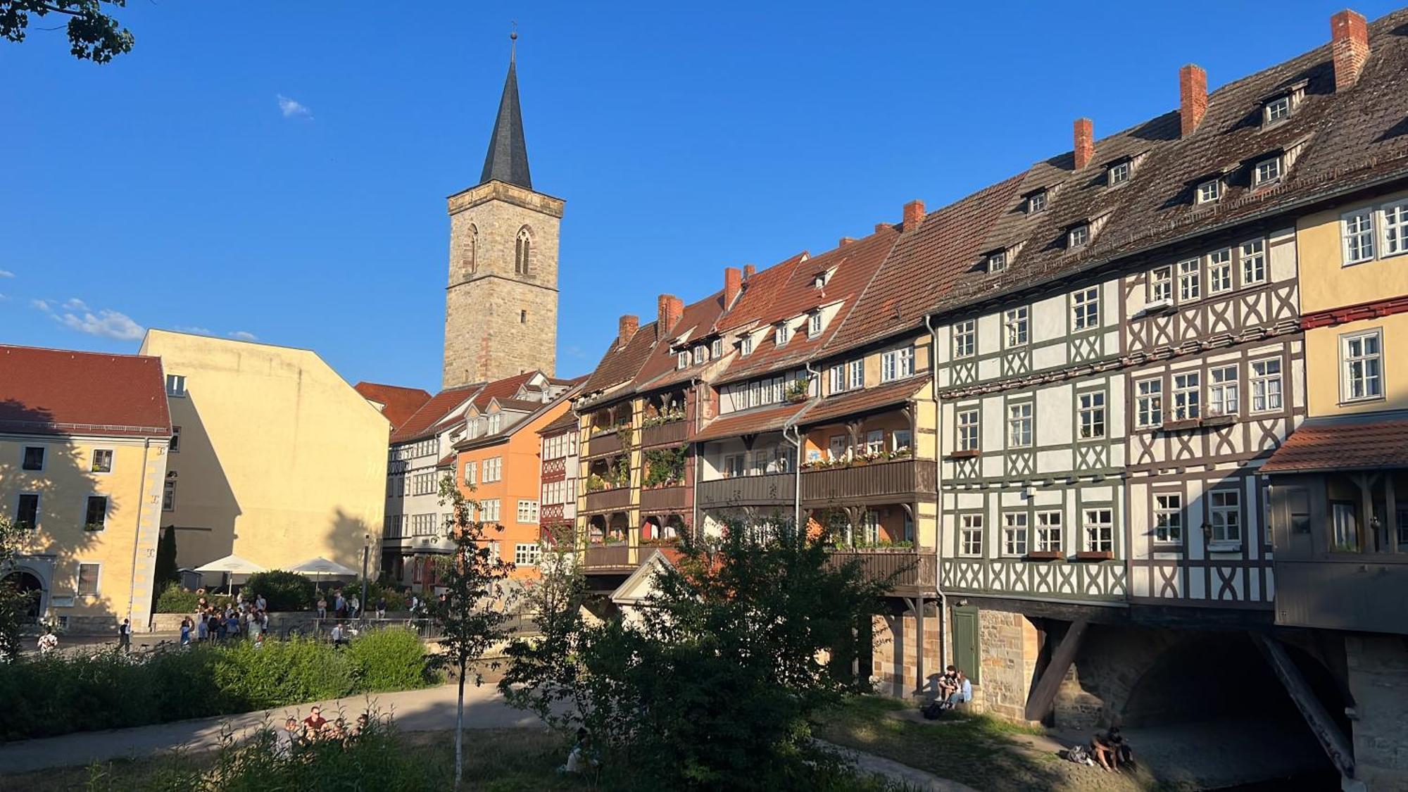 Ferienwohnung Schildblick Modernes Apartment Direkt In Der Altstadt Von Erfurt Nahe Der Kraemerbruecke - Beste Innenstadtlage Luaran gambar