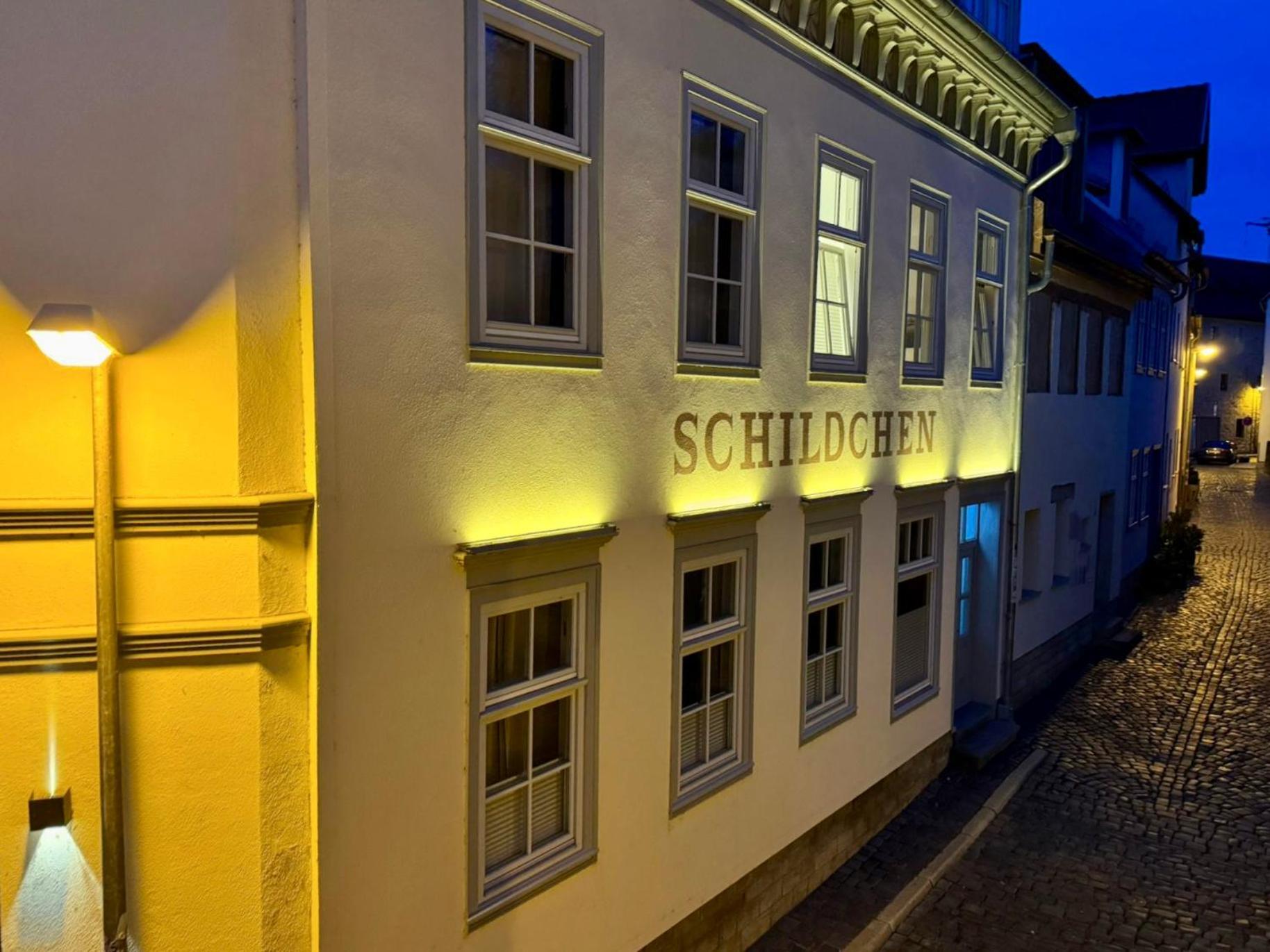 Ferienwohnung Schildblick Modernes Apartment Direkt In Der Altstadt Von Erfurt Nahe Der Kraemerbruecke - Beste Innenstadtlage Luaran gambar