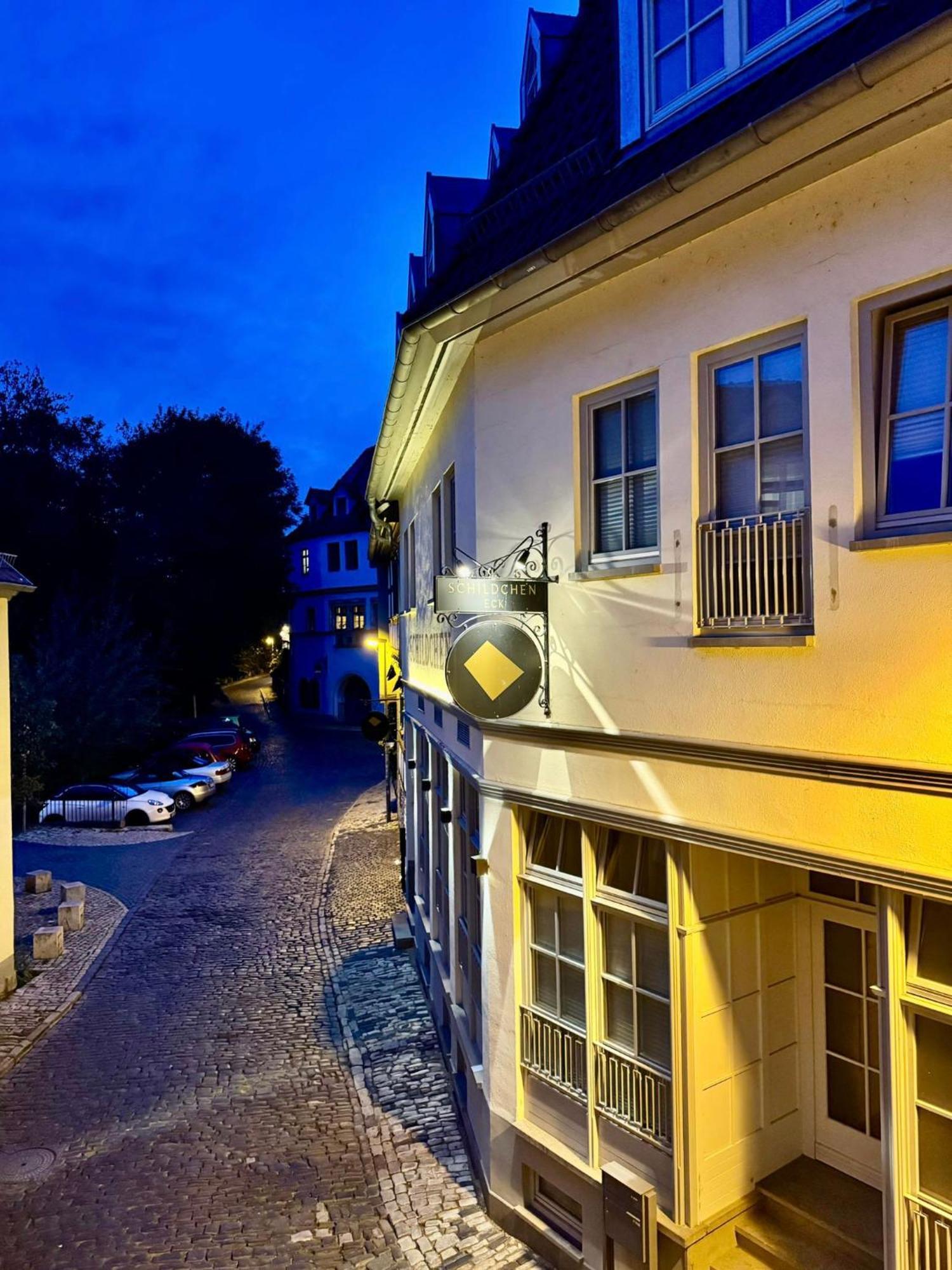 Ferienwohnung Schildblick Modernes Apartment Direkt In Der Altstadt Von Erfurt Nahe Der Kraemerbruecke - Beste Innenstadtlage Luaran gambar