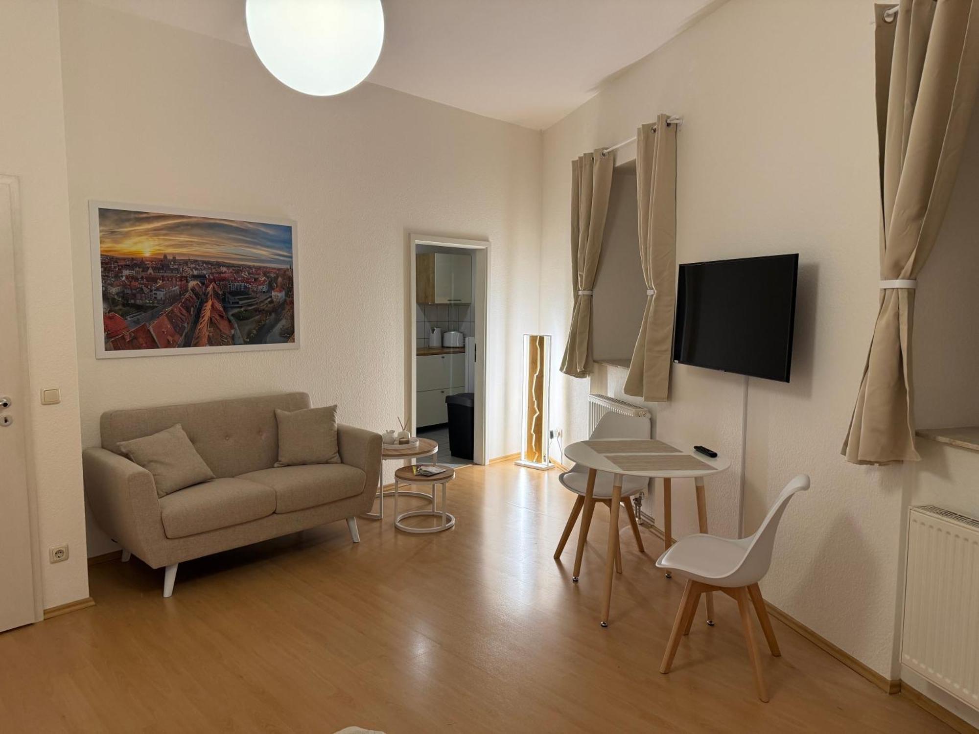 Ferienwohnung Schildblick Modernes Apartment Direkt In Der Altstadt Von Erfurt Nahe Der Kraemerbruecke - Beste Innenstadtlage Luaran gambar