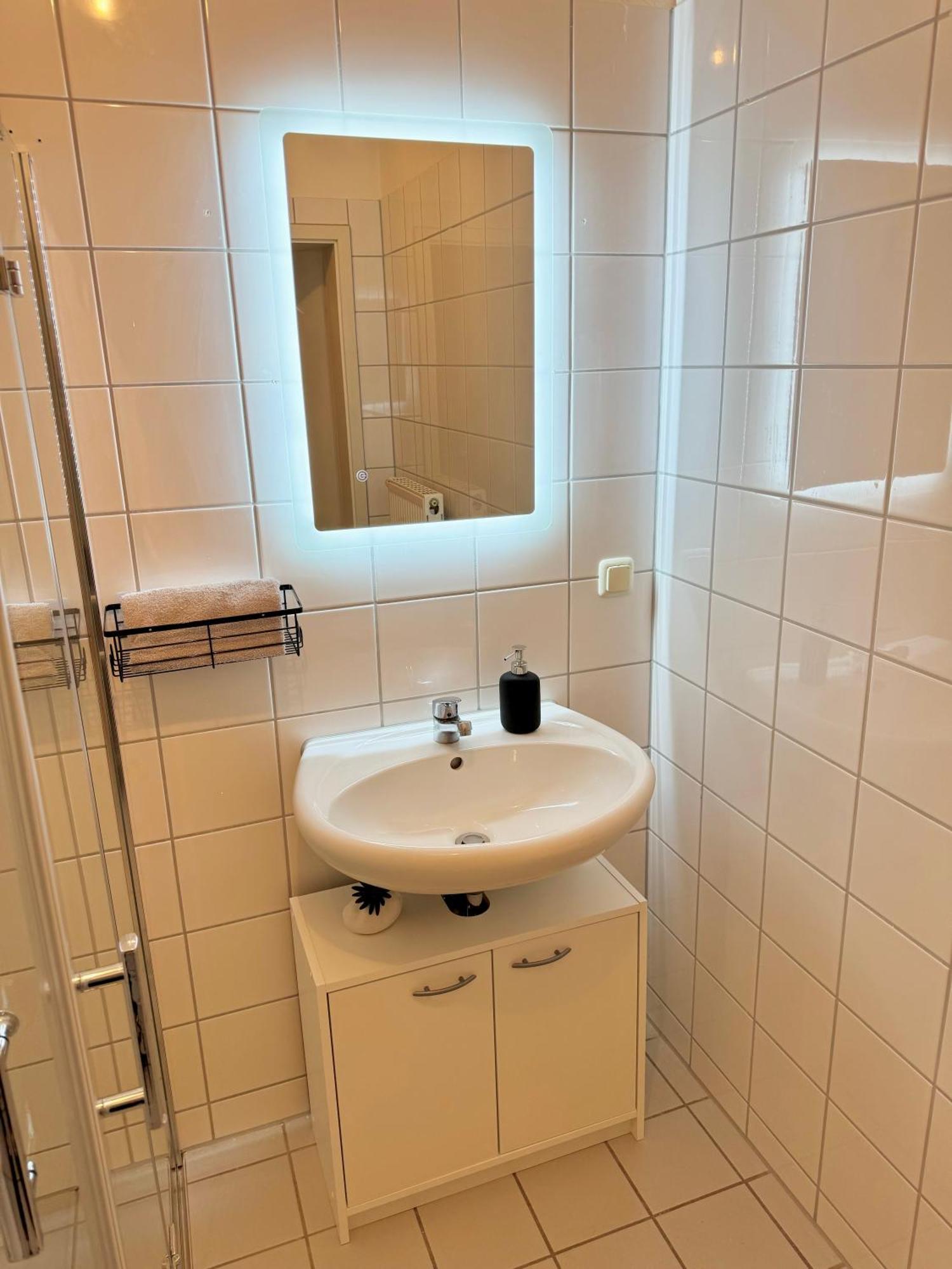 Ferienwohnung Schildblick Modernes Apartment Direkt In Der Altstadt Von Erfurt Nahe Der Kraemerbruecke - Beste Innenstadtlage Luaran gambar