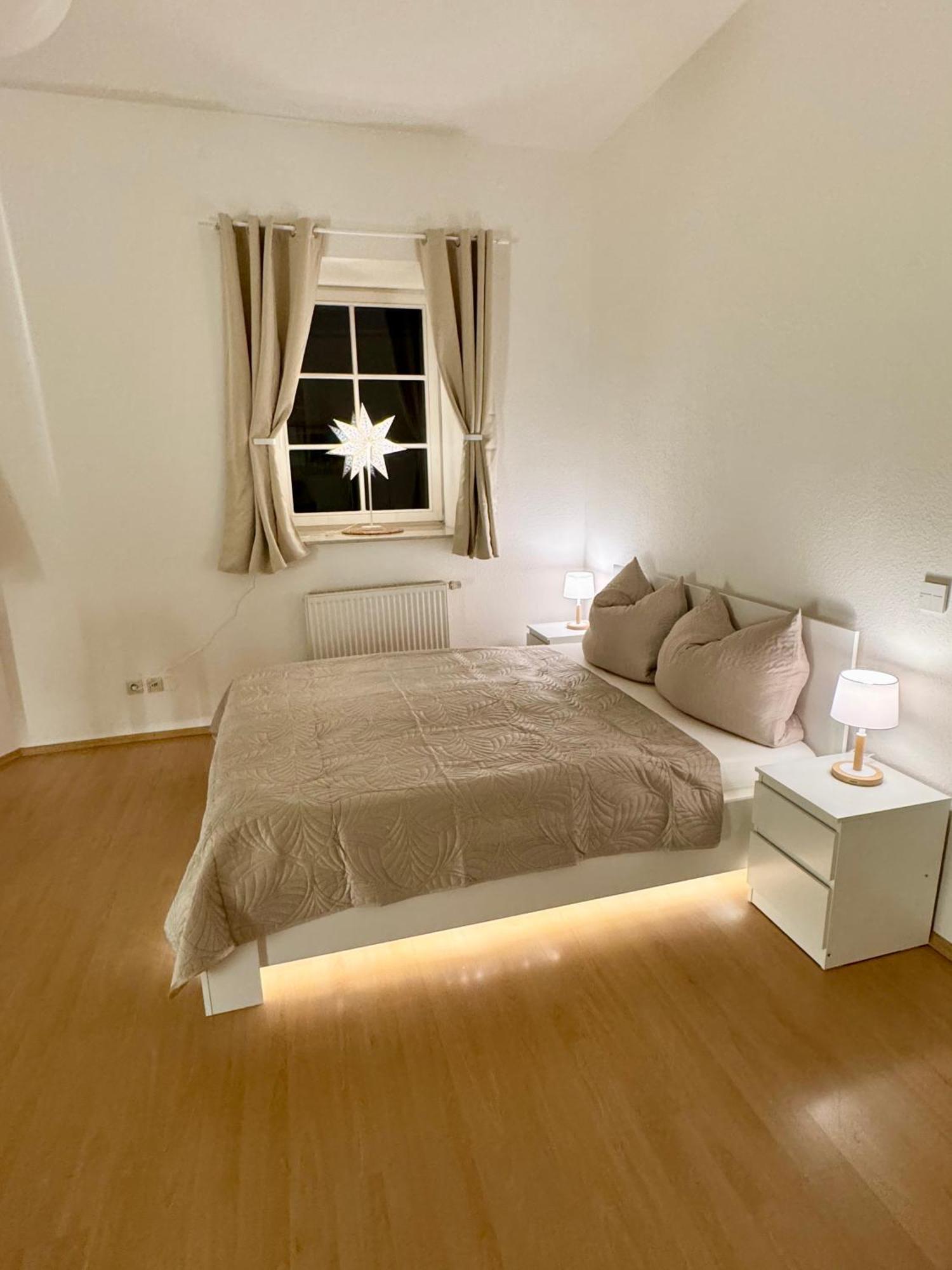 Ferienwohnung Schildblick Modernes Apartment Direkt In Der Altstadt Von Erfurt Nahe Der Kraemerbruecke - Beste Innenstadtlage Luaran gambar