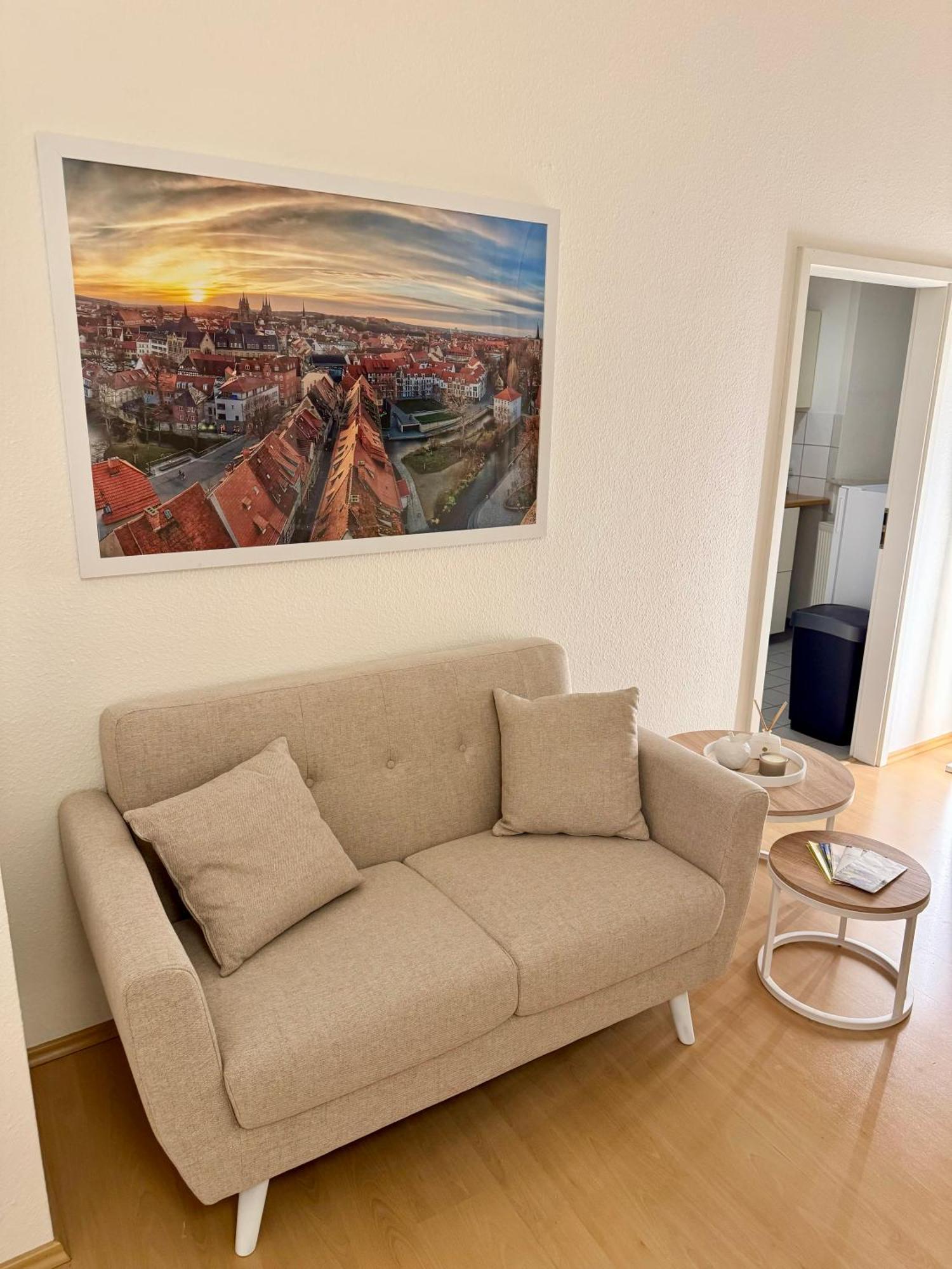 Ferienwohnung Schildblick Modernes Apartment Direkt In Der Altstadt Von Erfurt Nahe Der Kraemerbruecke - Beste Innenstadtlage Luaran gambar