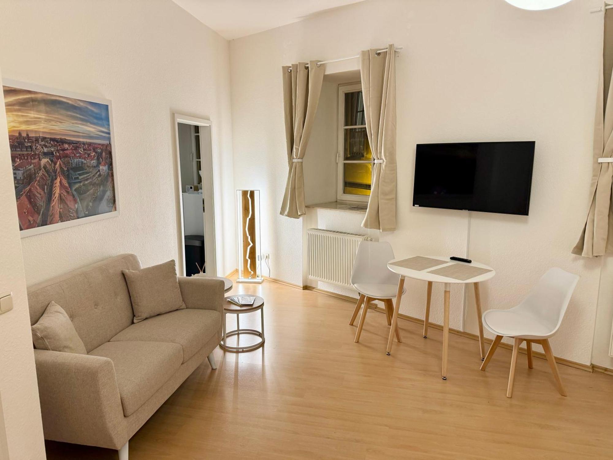 Ferienwohnung Schildblick Modernes Apartment Direkt In Der Altstadt Von Erfurt Nahe Der Kraemerbruecke - Beste Innenstadtlage Luaran gambar