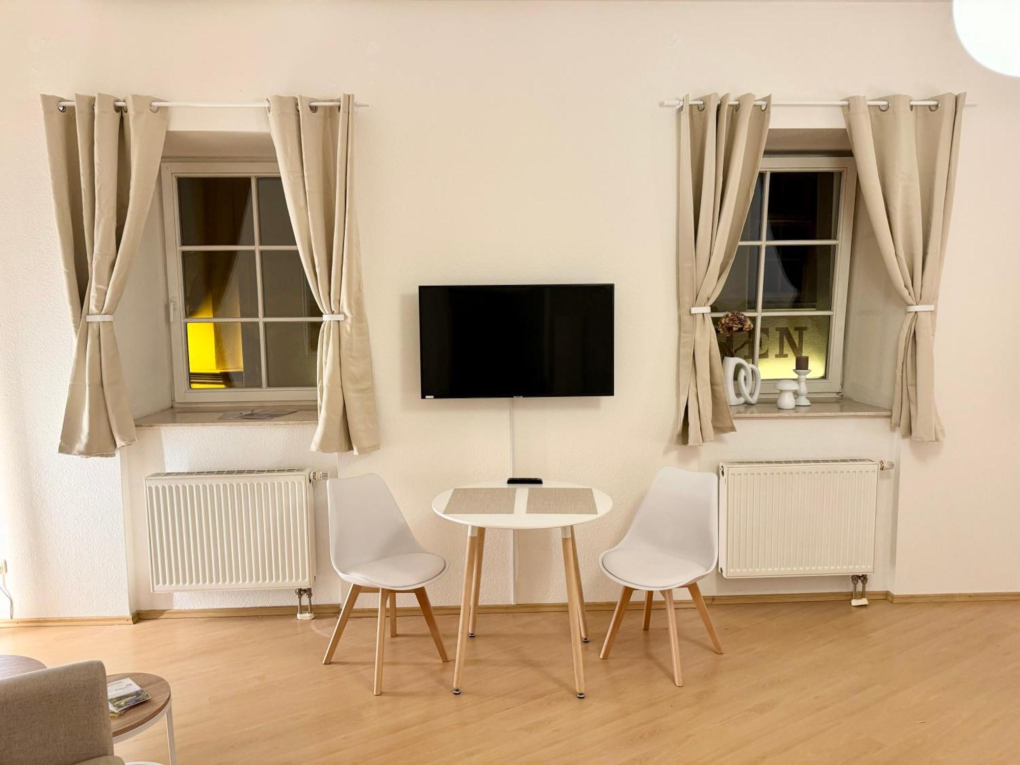 Ferienwohnung Schildblick Modernes Apartment Direkt In Der Altstadt Von Erfurt Nahe Der Kraemerbruecke - Beste Innenstadtlage Luaran gambar